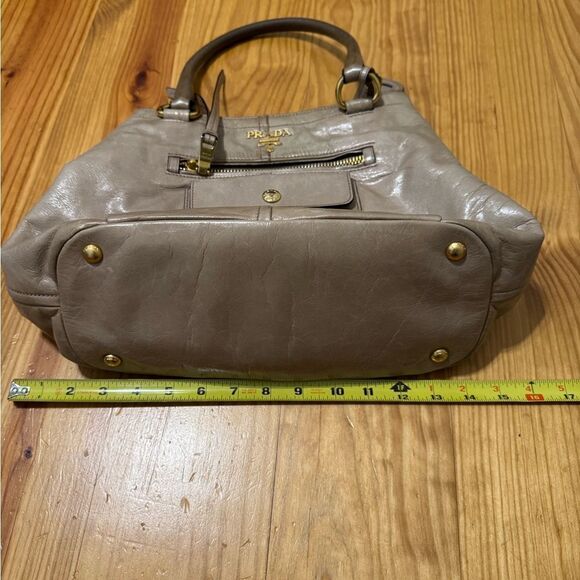 Authentic Prada Sacca 2 Manici Vitello Shine Handbag Color: Cammeo w/ Gold - Picture 10 of 16